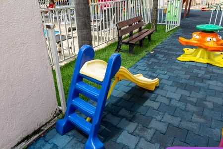 Apartamento para alugar com 43m², 2 quartos e 1 vaga Apartamento para alugar com 43m², 2 quartos e 1 vagaÁrea comum - Playground