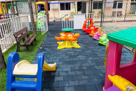 Apartamento para alugar com 43m², 2 quartos e 1 vaga Apartamento para alugar com 43m², 2 quartos e 1 vagaÁrea comum - Playground