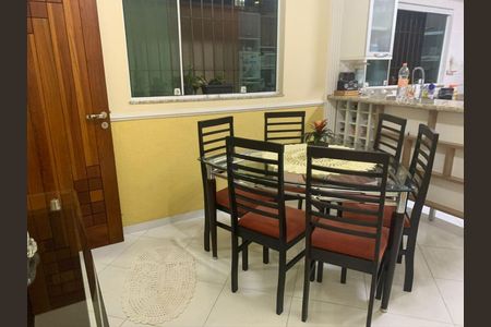 Casa à venda com 3 quartos, 240m² em São Domingos, São Paulo