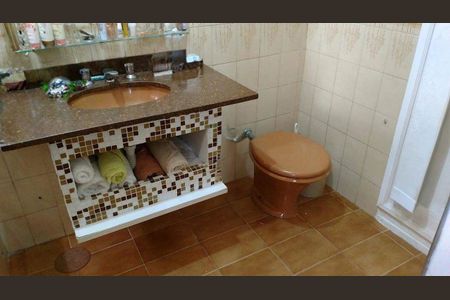 Casa à venda com 3 quartos, 243m² em Parque Sao Domingos, São Paulo