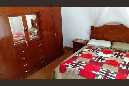 Casa à venda com 3 quartos, 243m² em Parque Sao Domingos, São Paulo