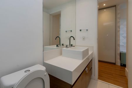 Apartamento à venda com 246m², 3 quartos e 3 vagas Apartamento à venda com 246m², 3 quartos e 3 vagasBanheiro da Suíte 3
