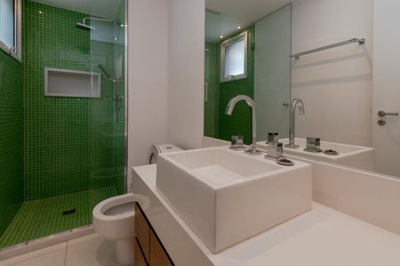 Apartamento à venda com 246m², 3 quartos e 3 vagas Apartamento à venda com 246m², 3 quartos e 3 vagasBanheiro da Suíte 3