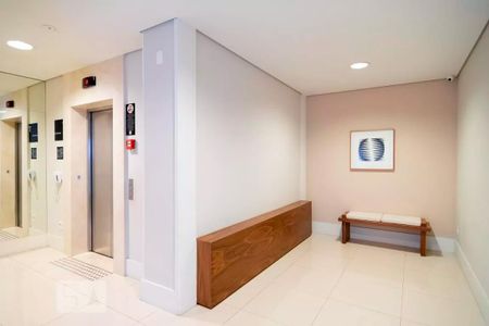 Apartamento à venda com 246m², 3 quartos e 3 vagas Apartamento à venda com 246m², 3 quartos e 3 vagasHall de Entrada