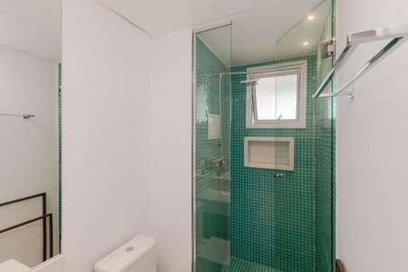 Apartamento à venda com 246m², 3 quartos e 3 vagas Apartamento à venda com 246m², 3 quartos e 3 vagasBanheiro da Suíte 2