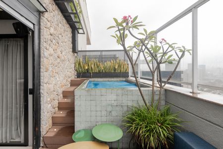 Apartamento à venda com 246m², 3 quartos e 3 vagas Apartamento à venda com 246m², 3 quartos e 3 vagasPiscina