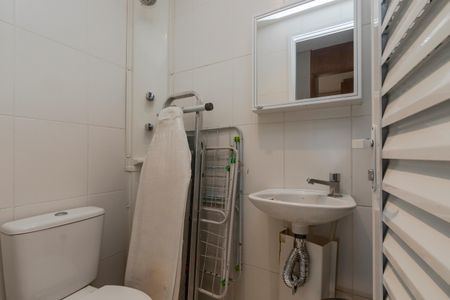 Apartamento à venda com 246m², 3 quartos e 3 vagas Apartamento à venda com 246m², 3 quartos e 3 vagasBanheiro de Serviço