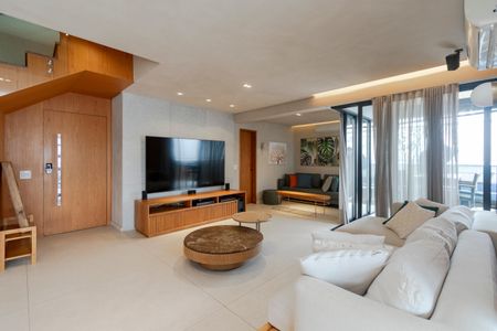 Apartamento à venda com 246m², 3 quartos e 3 vagas Apartamento à venda com 246m², 3 quartos e 3 vagasSala