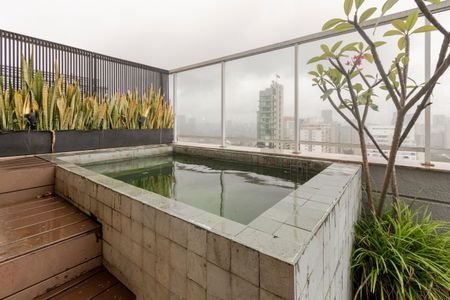 Apartamento à venda com 246m², 3 quartos e 3 vagas Apartamento à venda com 246m², 3 quartos e 3 vagasPiscina