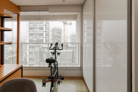 Apartamento à venda com 246m², 3 quartos e 3 vagas Apartamento à venda com 246m², 3 quartos e 3 vagasVaranda da Suíte 1