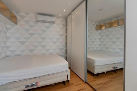 Apartamento à venda com 246m², 3 quartos e 3 vagas Apartamento à venda com 246m², 3 quartos e 3 vagasSuíte 3