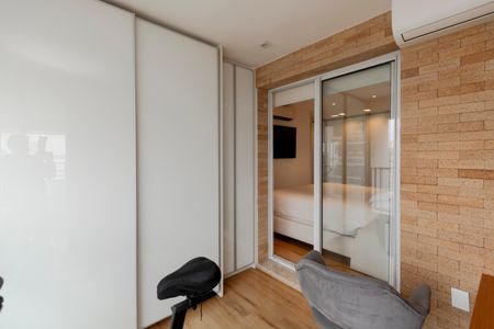 Apartamento à venda com 246m², 3 quartos e 3 vagas Apartamento à venda com 246m², 3 quartos e 3 vagasVaranda da Suíte 1