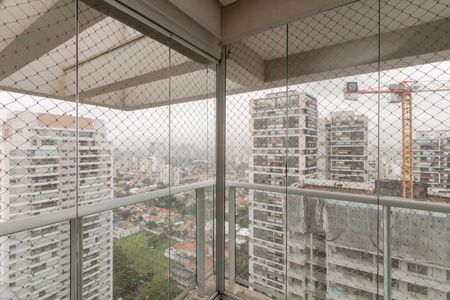 Apartamento à venda com 246m², 3 quartos e 3 vagas Apartamento à venda com 246m², 3 quartos e 3 vagasVaranda da Suíte 2