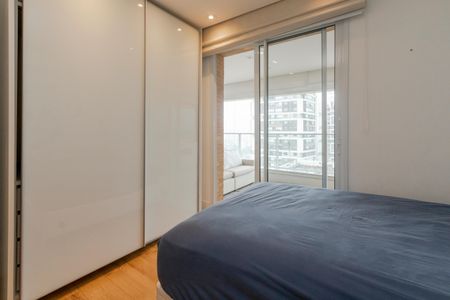 Apartamento à venda com 246m², 3 quartos e 3 vagas Apartamento à venda com 246m², 3 quartos e 3 vagasSuíte 2