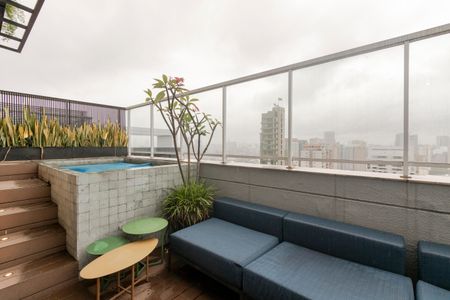 Apartamento à venda com 246m², 3 quartos e 3 vagas Apartamento à venda com 246m², 3 quartos e 3 vagasPiscina