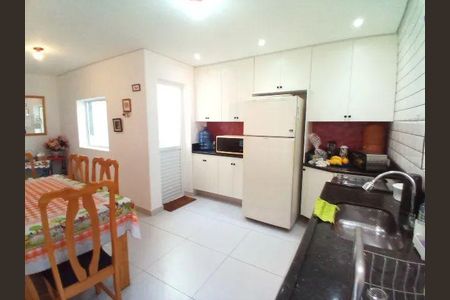 Casa à venda com 3 quartos, 170m² em Vila Cavaton, São Paulo