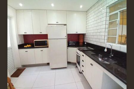 Casa à venda com 3 quartos, 170m² em Vila Cavaton, São Paulo