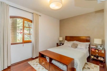 Casa à venda com 3 quartos, 383m² em City América, São Paulo