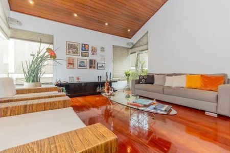 Casa à venda com 3 quartos, 383m² em City América, São Paulo