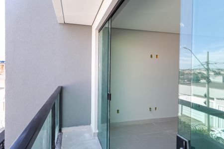 Casa à venda com 145m², 3 quartos e 4 vagasVaranda da sala 
