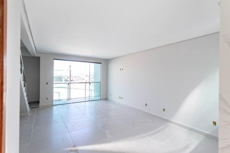 Sala de casa à venda com 3 quartos, 145m² em Morro do Confisco, Contagem
