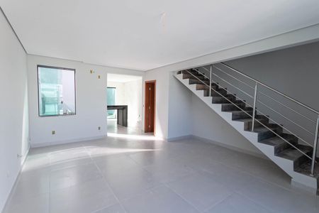Casa à venda com 145m², 3 quartos e 4 vagasSala