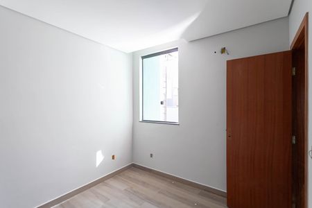 Casa à venda com 145m², 3 quartos e 4 vagasQuarto 2