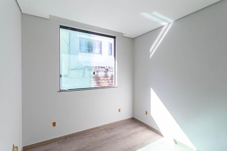 Casa à venda com 145m², 3 quartos e 4 vagasQuarto 2