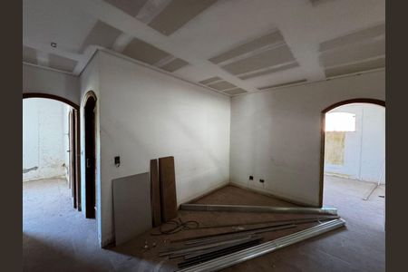 Casa à venda com 4 quartos, 260m² em City América, São Paulo