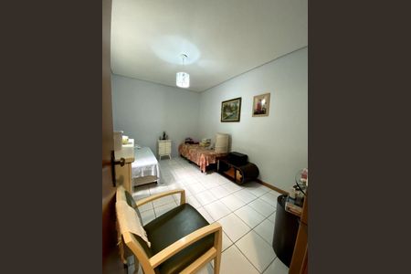 Casa à venda com 3 quartos, 215m² em Parque Sao Domingos, São Paulo