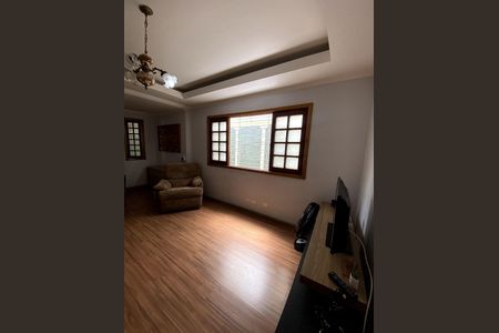 Casa à venda com 3 quartos, 215m² em Parque Sao Domingos, São Paulo