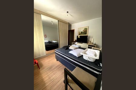 Casa à venda com 3 quartos, 215m² em Parque Sao Domingos, São Paulo