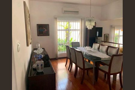 Casa à venda com 3 quartos, 231m² em Bela Aliança, São Paulo