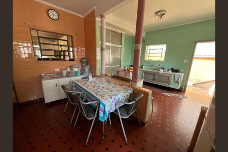 Casa à venda com 3 quartos, 260m² em Vila Sao Vicente, São Paulo