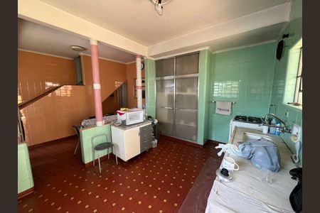 Casa à venda com 3 quartos, 260m² em Vila Sao Vicente, São Paulo