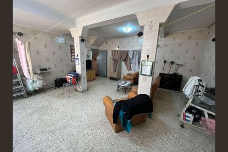 Casa à venda com 3 quartos, 260m² em Vila Sao Vicente, São Paulo