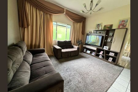 Casa à venda com 3 quartos, 222m² em Vila Iorio, São Paulo