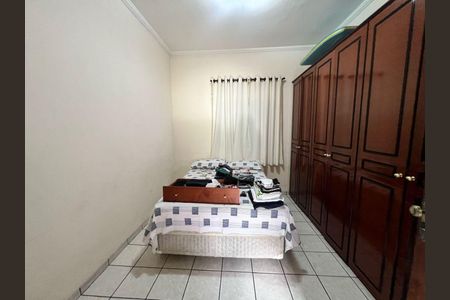 Casa à venda com 3 quartos, 222m² em Vila Iorio, São Paulo