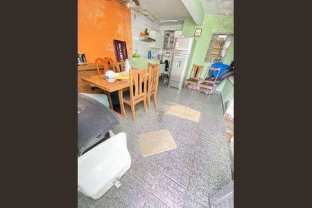 Casa à venda com 3 quartos, 200m² em Vila Palmeiras, São Paulo