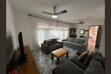 Casa à venda com 3 quartos, 172m² em Vila Carbone, São Paulo