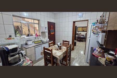 Casa à venda com 2 quartos, 180m² em Vila Palmeiras, São Paulo