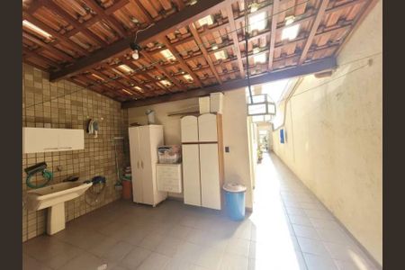 Casa à venda com 3 quartos, 207m² em Parque Sao Domingos, São Paulo