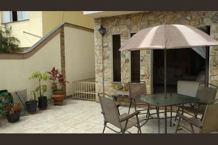 Casa à venda com 3 quartos, 207m² em Parque Sao Domingos, São Paulo