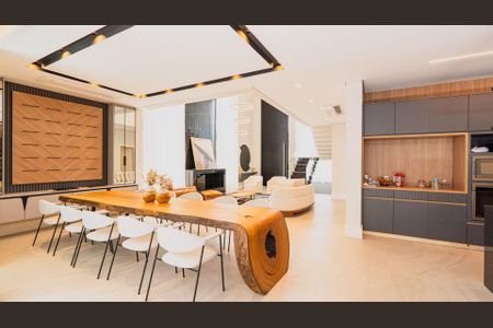 Casa à venda com 4 quartos, 450m² em Tamboré, Santana de Parnaíba