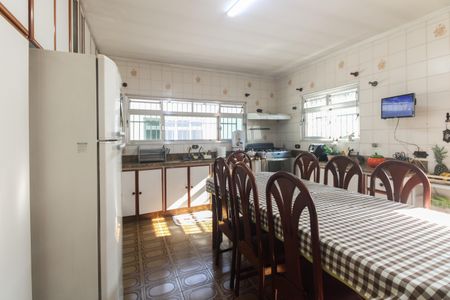 Casa à venda com 120m², 3 quartos e 7 vagasCozinha 