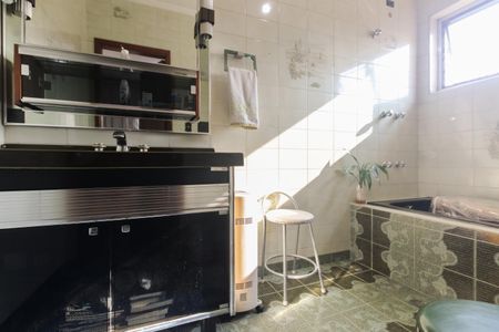 Casa à venda com 120m², 3 quartos e 7 vagasBanheiro Suíte 