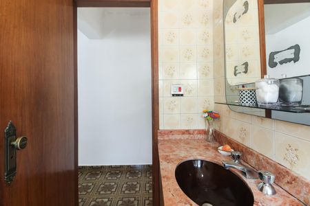 Casa à venda com 120m², 3 quartos e 7 vagasBanheiro Social 2