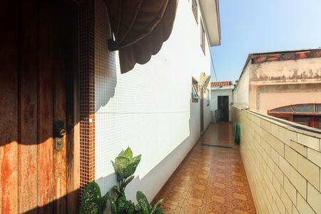 Casa à venda com 120m², 3 quartos e 7 vagasCorredor Lateral 