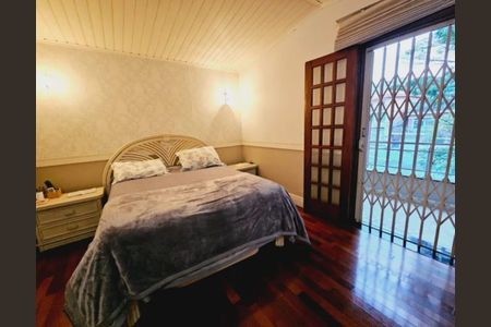 Casa à venda com 3 quartos, 318m² em Parque Sao Domingos, São Paulo