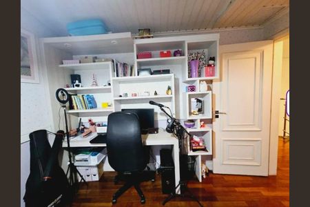 Casa à venda com 3 quartos, 318m² em Parque Sao Domingos, São Paulo